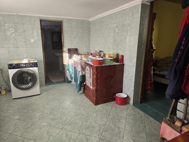 Casă individuală cu 4 camere în Central