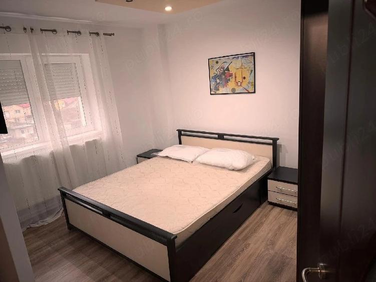 Inchiriez apartament 3 camere 450 euro - 2