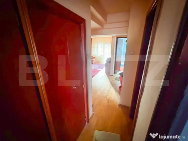 Apartament cu 4 camere decomandat în Decebal