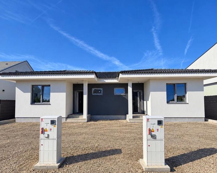 Duplex cu 3 camere cu Canalizare în Moșnița Nouă