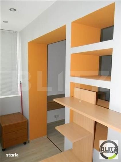 Apartament cu 3 camere semidecomandat în Plopilor