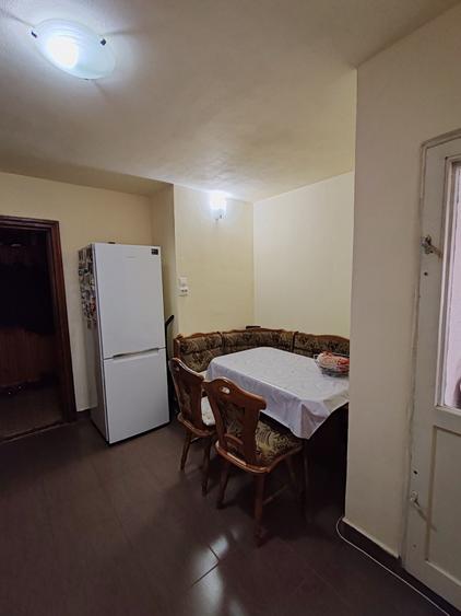 Apartament cu 3 camere decomandat în Sud