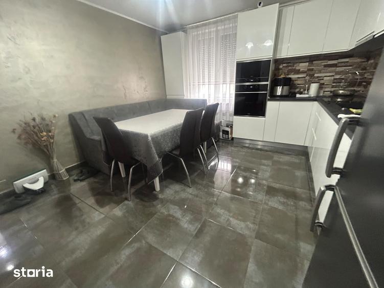Apartament cu 3 camere în Precista