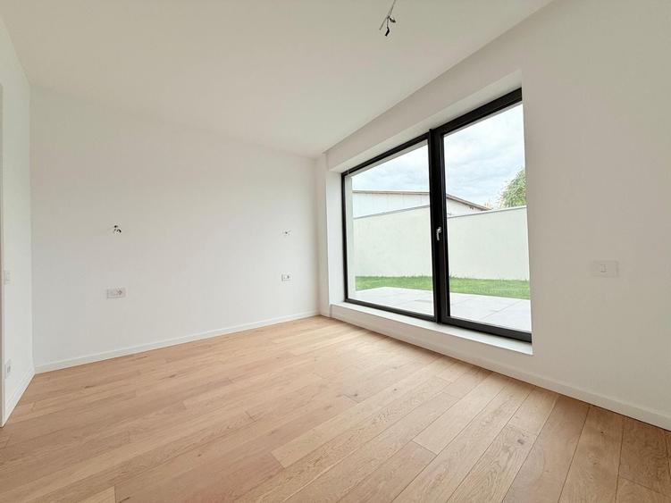 Apartament cu 4 camere decomandat în Timpuri Noi