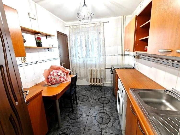 Apartament cu 2 camere decomandat în Colentina