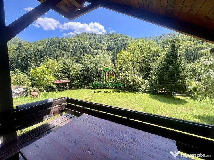Casă cu 7 camere cu Teren 2560 Mp în Voineșița