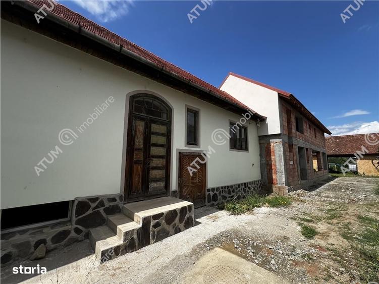 Casă cu 4 camere decomandat în Orlat