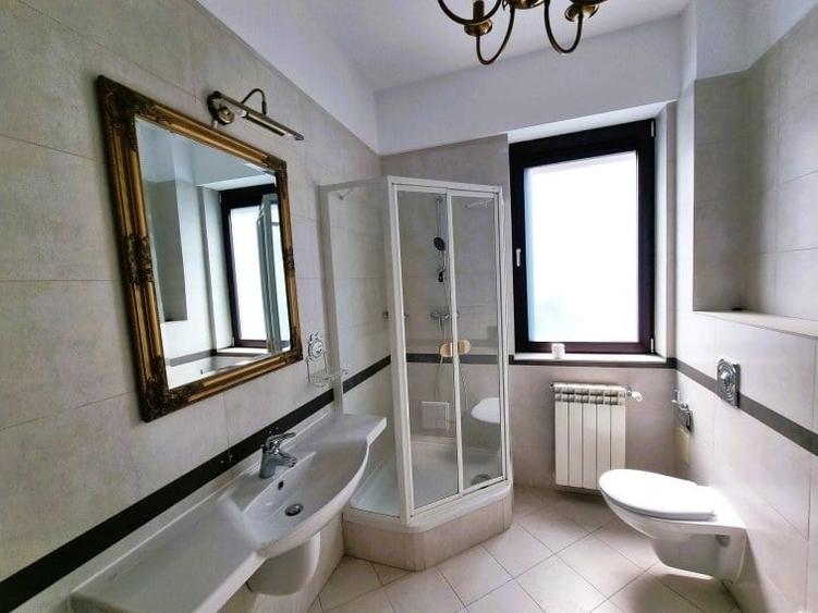 Apartament cu 4 camere în Kiseleff