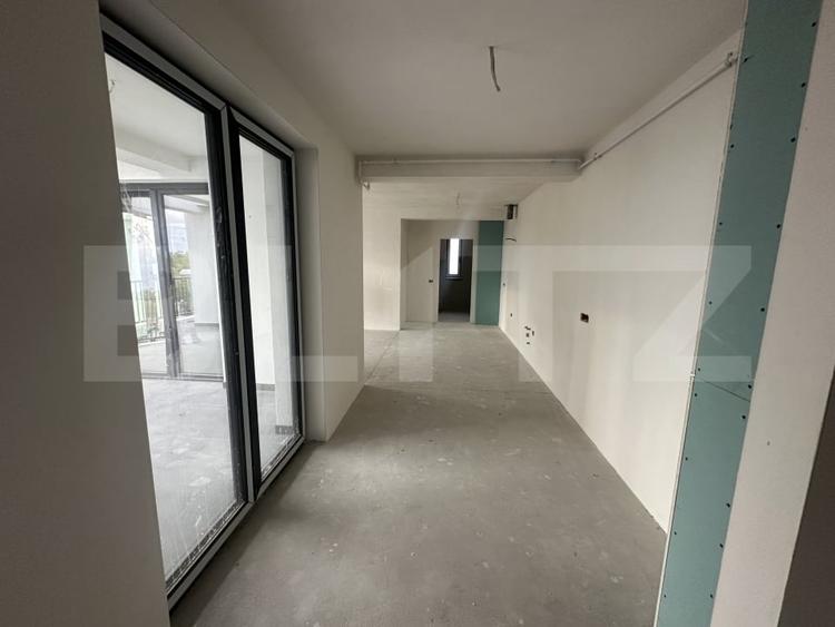 Apartament cu 3 camere decomandat în Careiului