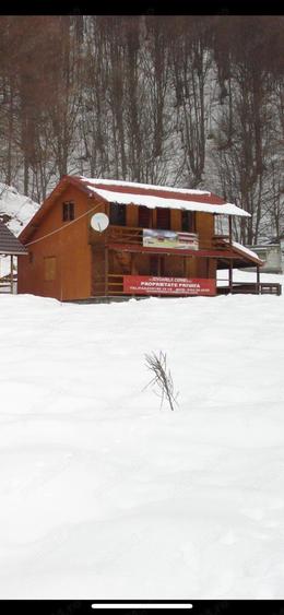 Teren de 5500 mp, în Cerna-Sat