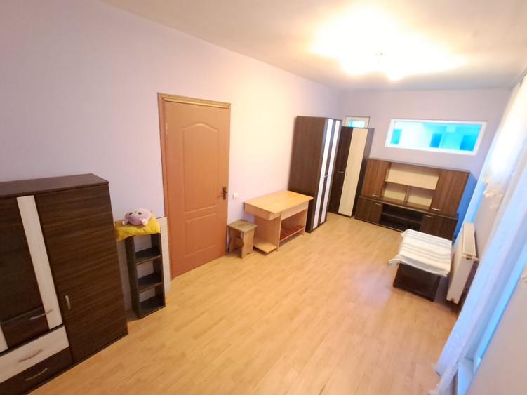 Apartament cu 2 camere semidecomandat în Florești
