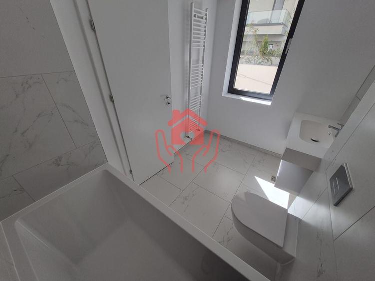 Apartament cu 3 camere decomandat în Băneasa