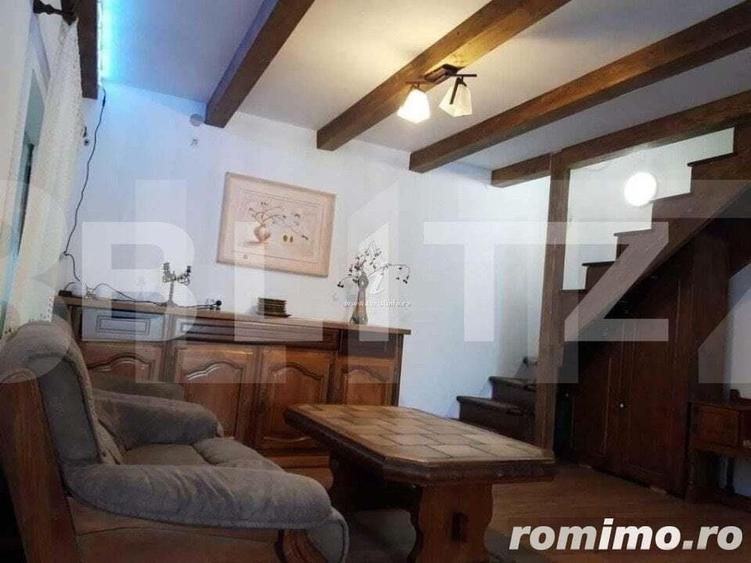 Casă cu 8 camere cu Teren 2200 Mp în Central