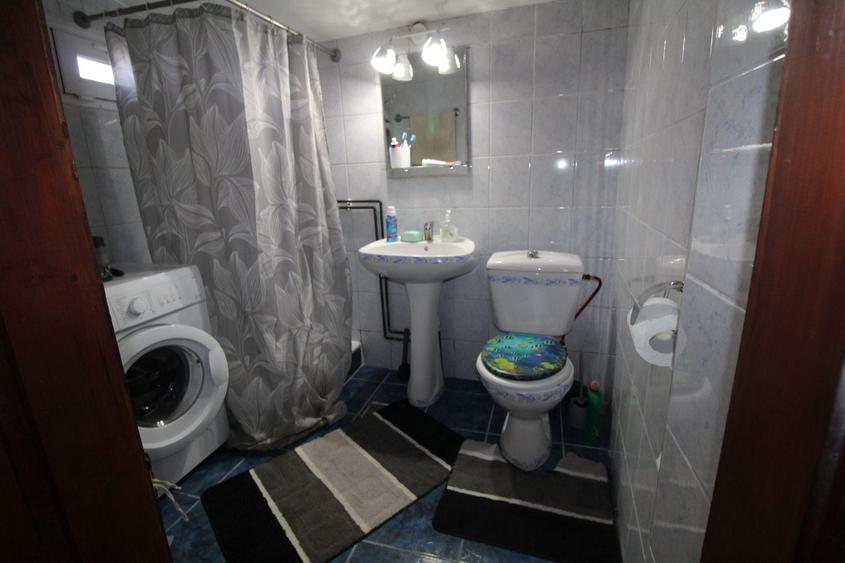 Casă individuală cu 7 camere cu Teren 5755 Mp în Iași-Gorj