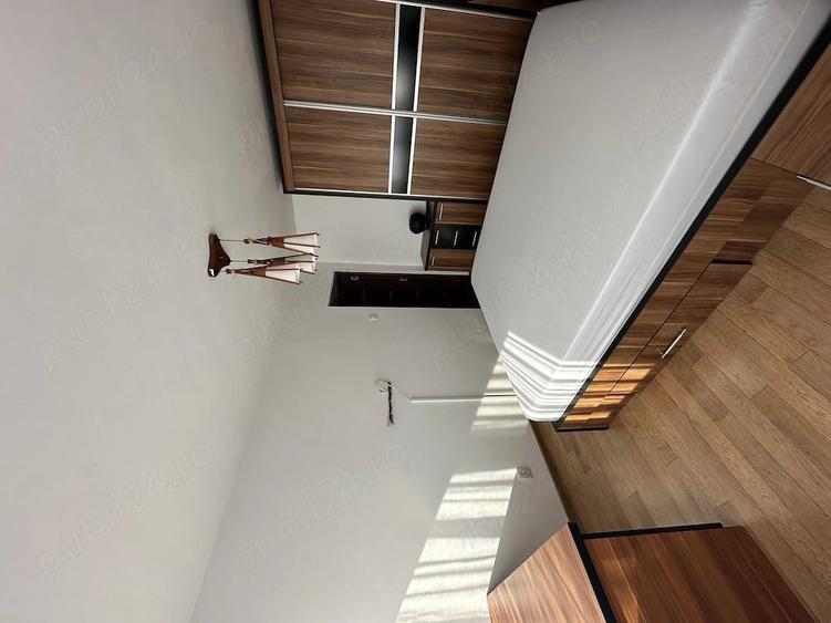 Apartament cu 3 camere semidecomandat în Militari