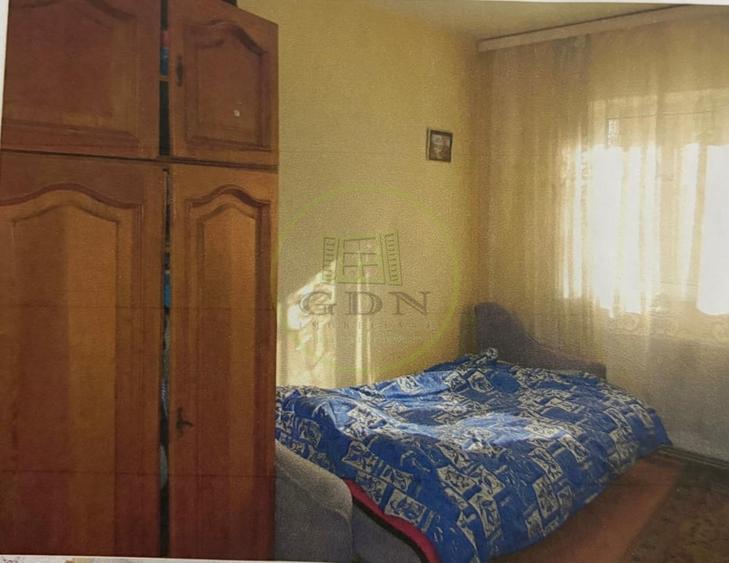 Apartament cu 3 camere decomandat în Calea București