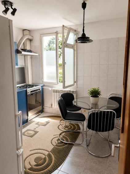 Apartament cu 2 camere decomandat în Drumul Taberei