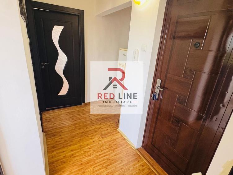 Apartament cu 3 camere semidecomandat în Crihala