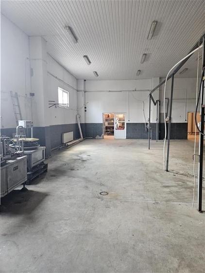 Spațiu industrial, de 2,200 mp, în Mârșa
