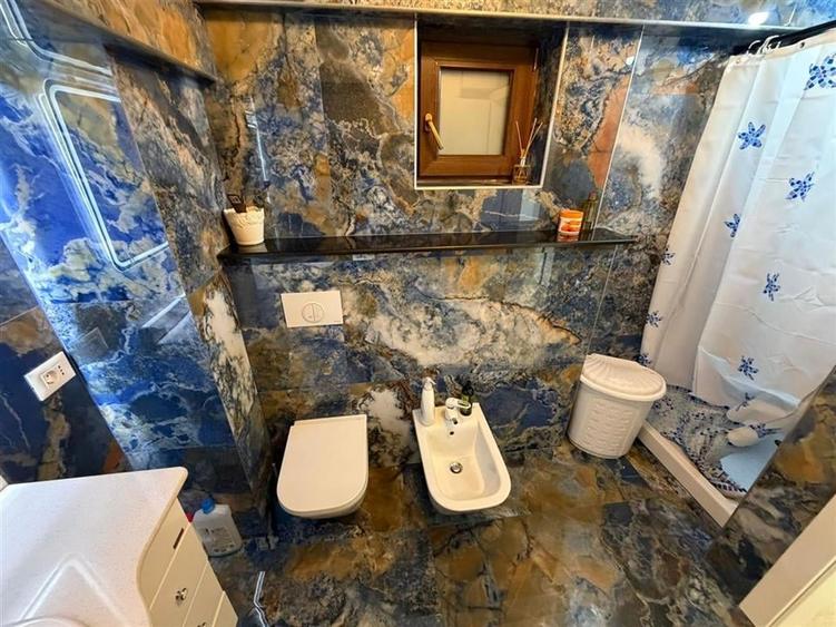 Apartament cu 3 camere decomandat, mobilat în Ultracentral
