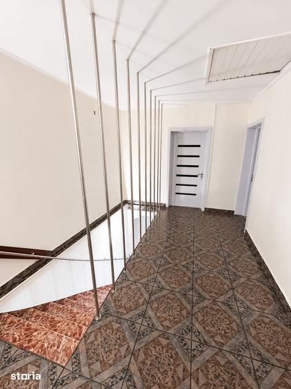 Casă cu 7 camere cu Teren 270 Mp în Dămăroaia
