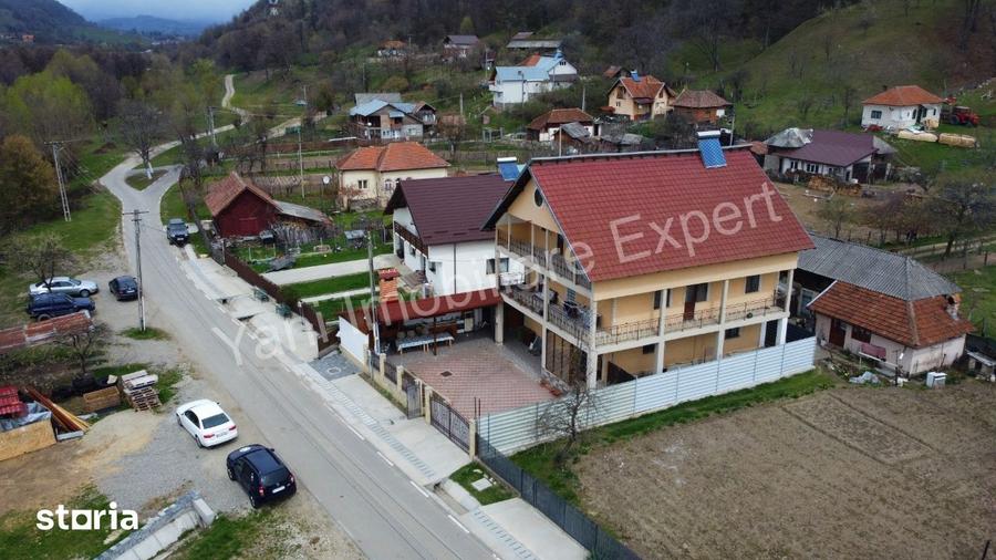Casă cu 6 camere cu Teren 320 Mp în Corbeni