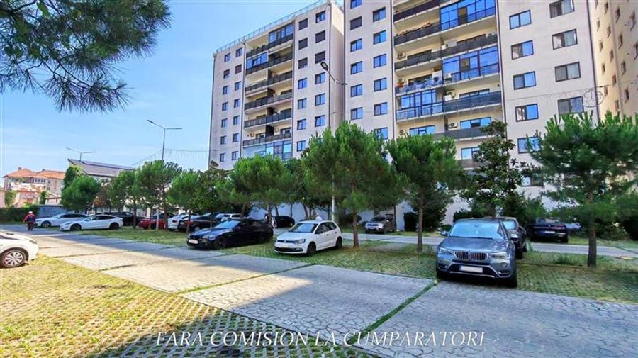 Apartament cu 2 camere semidecomandat, mobilat în Libertății