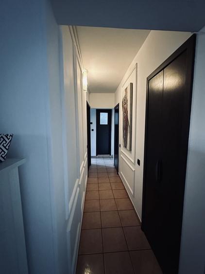Apartament cu 3 camere decomandat în Apărătorii Patriei
