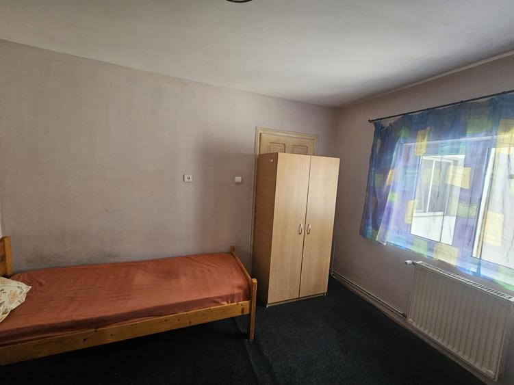 Apartament cu 3 camere decomandat, mobilat în Zorilor