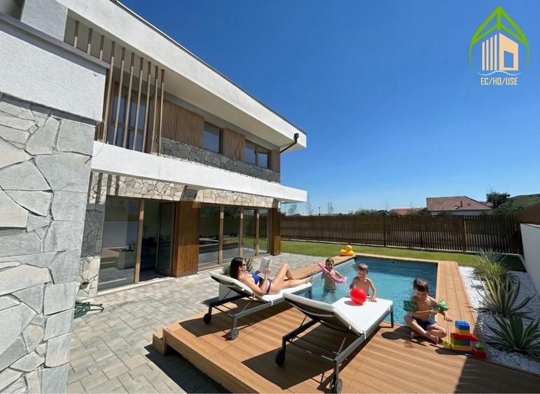 Casă cu 4 camere în Sânnicoară