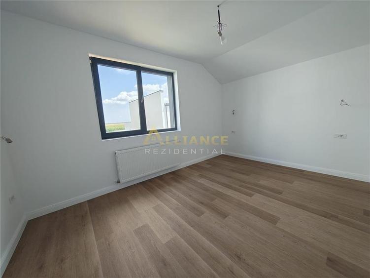 Casă individuală cu 5 camere cu Teren 259 Mp în Berceni