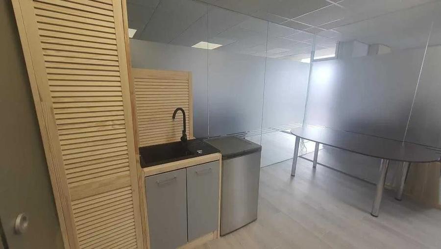 Apartament cu 6 camere decomandat, mobilat în Central