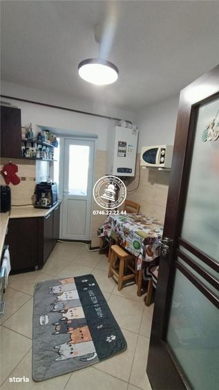 Apartament cu 3 camere decomandat în Alexandru cel Bun