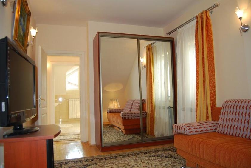 Casă cu 5 camere cu Teren 770 Mp în Pipera