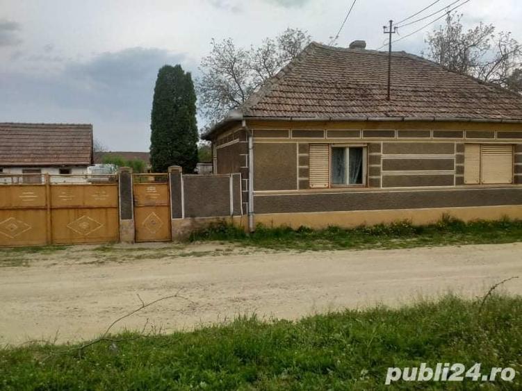 Casă cu 3 camere în Păuliș
