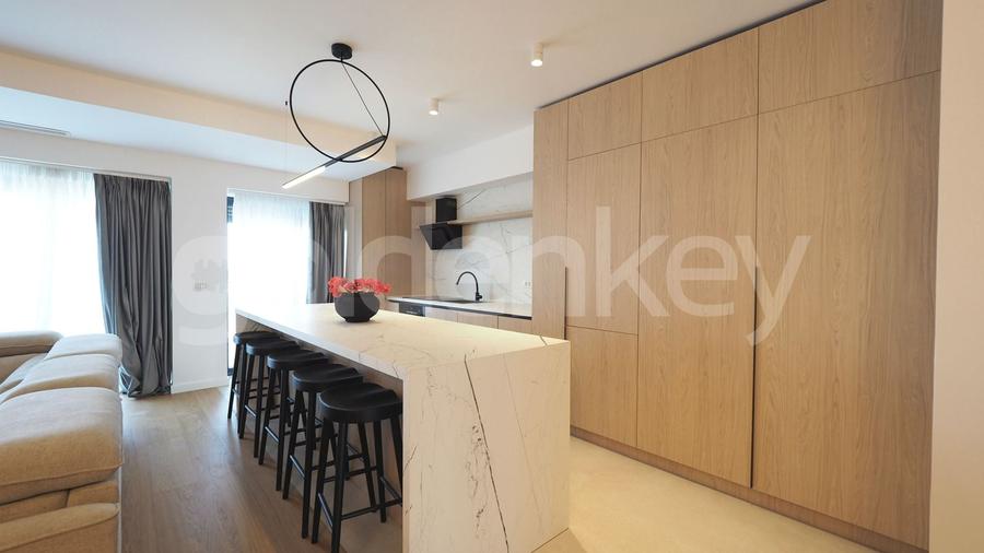 Apartament cu 4 camere decomandat, mobilat în Herăstrău
