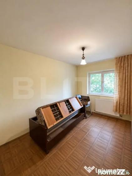 Apartament cu 3 camere decomandat în Liliacului