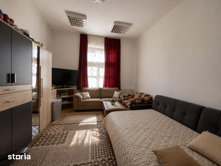 Casă cu 4 camere cu Teren 430 Mp în Decebal