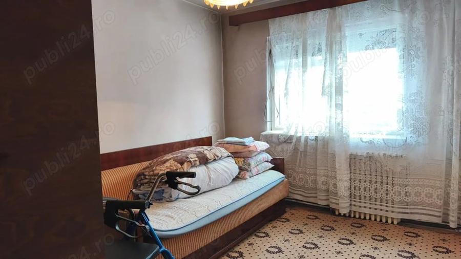 Apartament cu 3 camere decomandat în Central