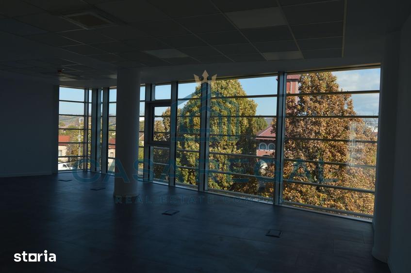 Spațiu comercial, de 160 mp, în Cantemir