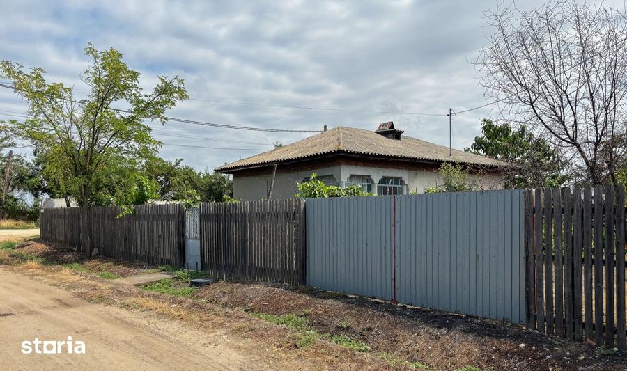 Casă cu 6 camere cu Teren 1247 Mp în Frăsinet
