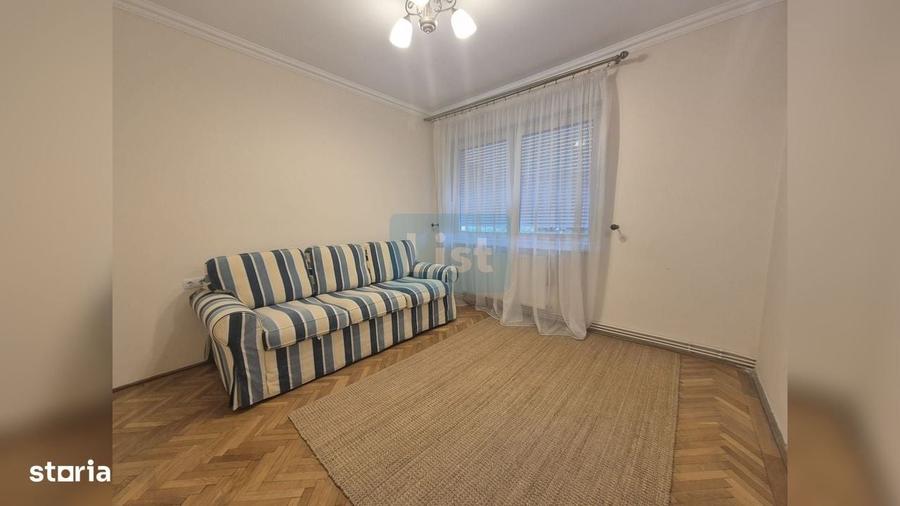 Apartament cu 4 camere decomandat în Central