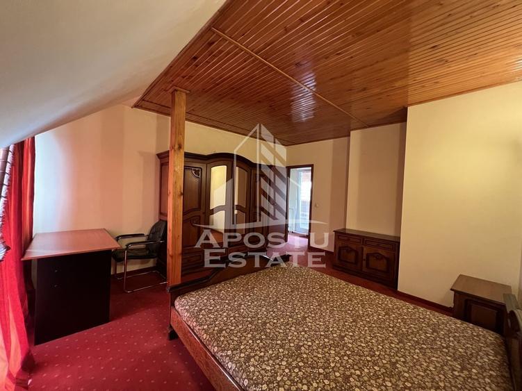 Apartament cu 3 camere semidecomandat, mobilat în Lipovei