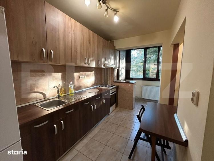 Apartament cu 3 camere semidecomandat în Ciupercenii Noi