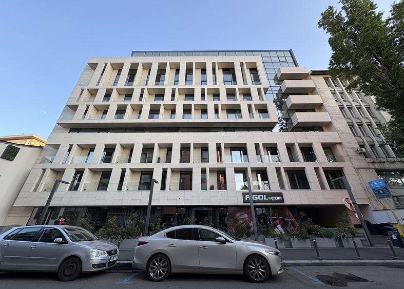Birou, de 6,250 mp, în Dacia