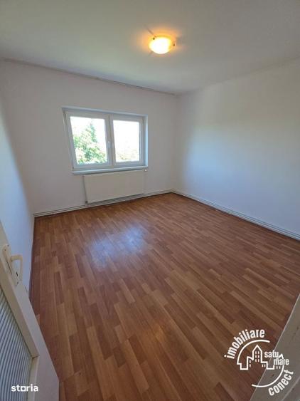 Apartament cu 3 camere semidecomandat în Micro 17