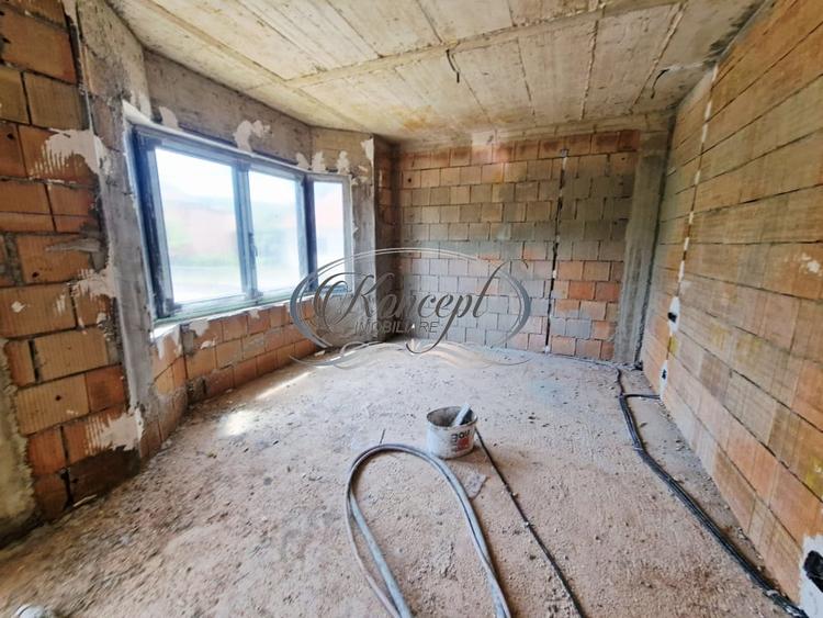 Duplex cu 5 camere cu Teren 600 Mp în Gheorghieni