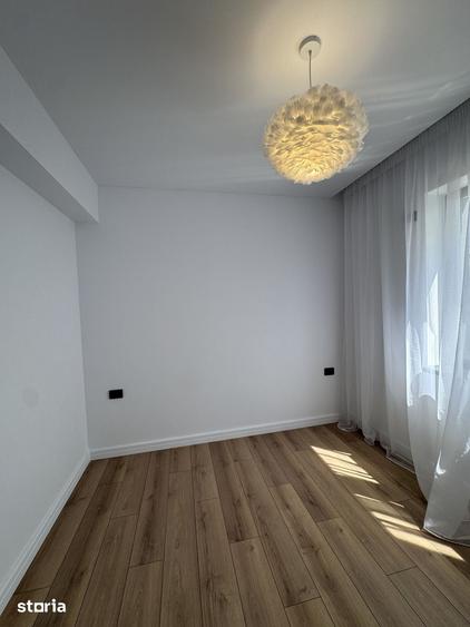 Casă cu 4 camere cu Teren 330 Mp în Central