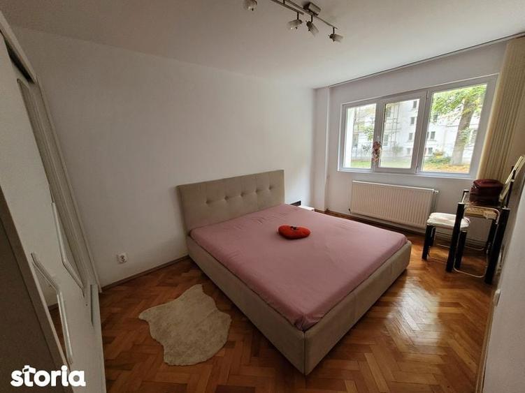 Apartament cu 3 camere semidecomandat în Mărăști