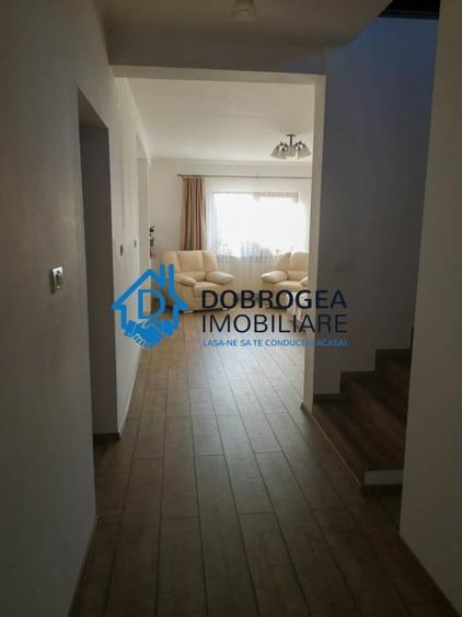 Casă individuală cu 6 camere cu Teren 390 Mp în Mineri